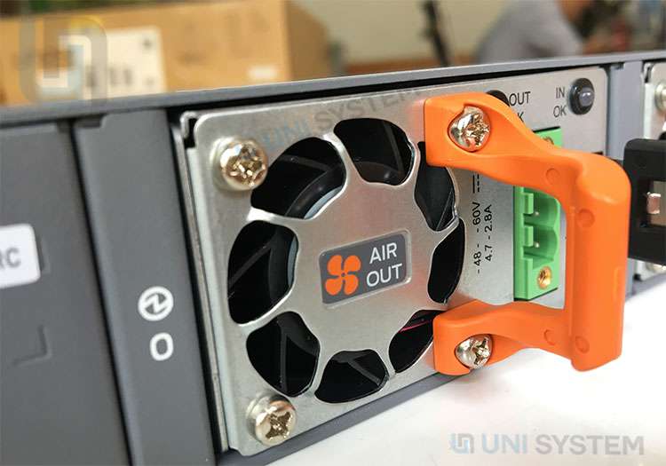 Nguồn trên Juniper EX3400-24T-DC