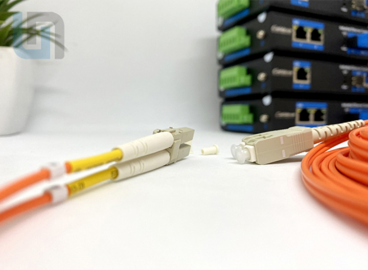 dây nhảy quang LC-SC 10M